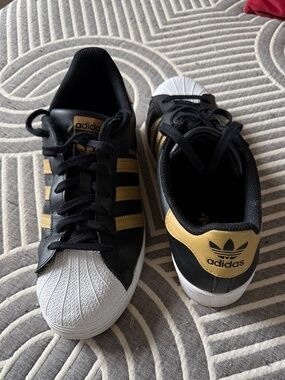 Adidas Originals Superstar - Black & Gold - Size 11M